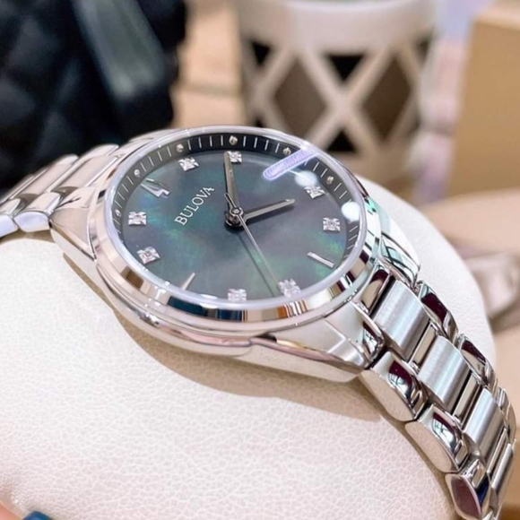 ***NEW*** Bulova Classic Sutton Quartz Diamond Ladies Watch - Picture 5 of 16